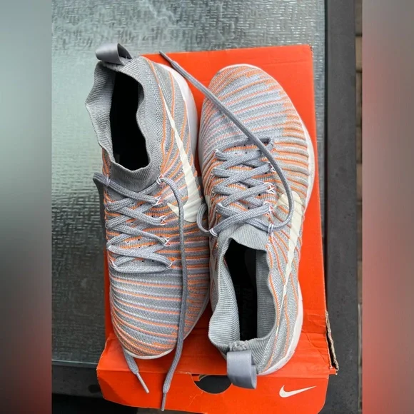 NIKE FREE TRAIN FORCE FLYKNIT SNEAKERS SIZE 9.5 - Picture 6 of 6